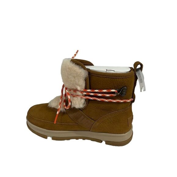 UGG Classic Women Weather Hiker Boots, Size 5.5
(103) - Picture 2 of 8